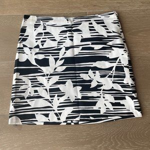 NWOT KORS Michael Kors Size 2 Skirt